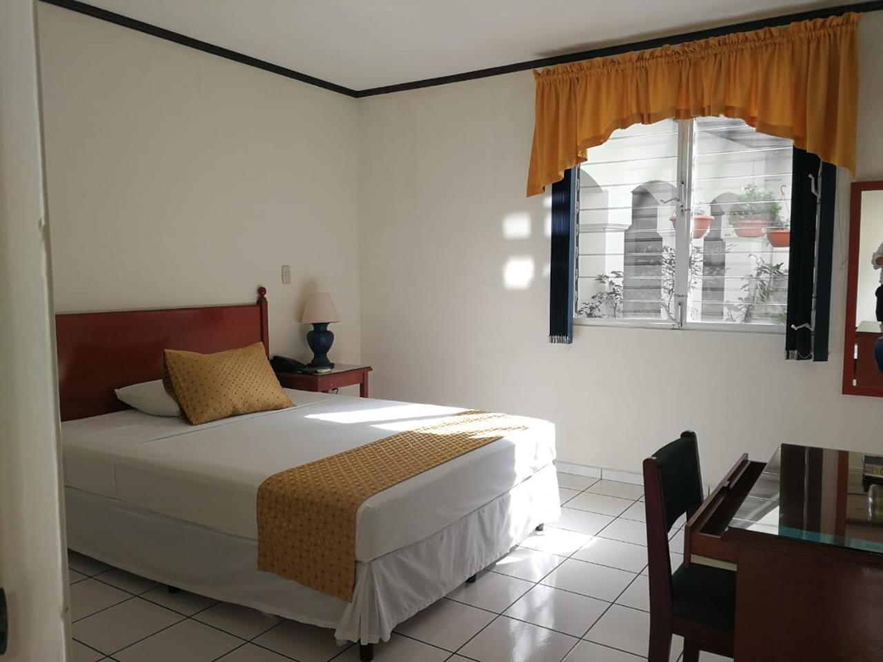 Hotel Villa Serena San Benito San Salvador Zewnętrze zdjęcie